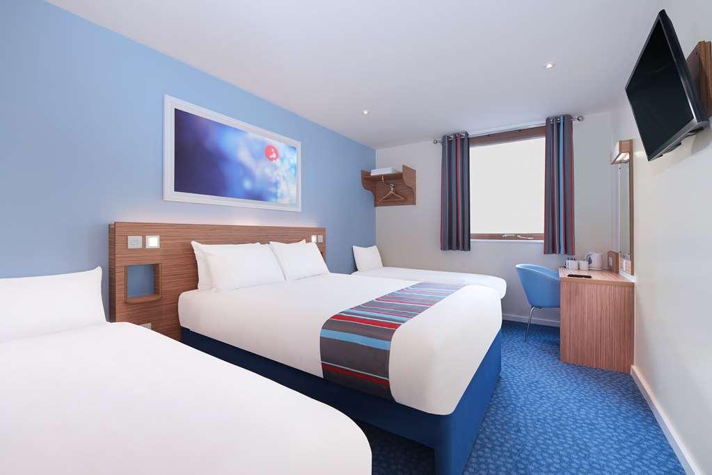 Travelodge Northwich Lostock Gralam Kamer foto