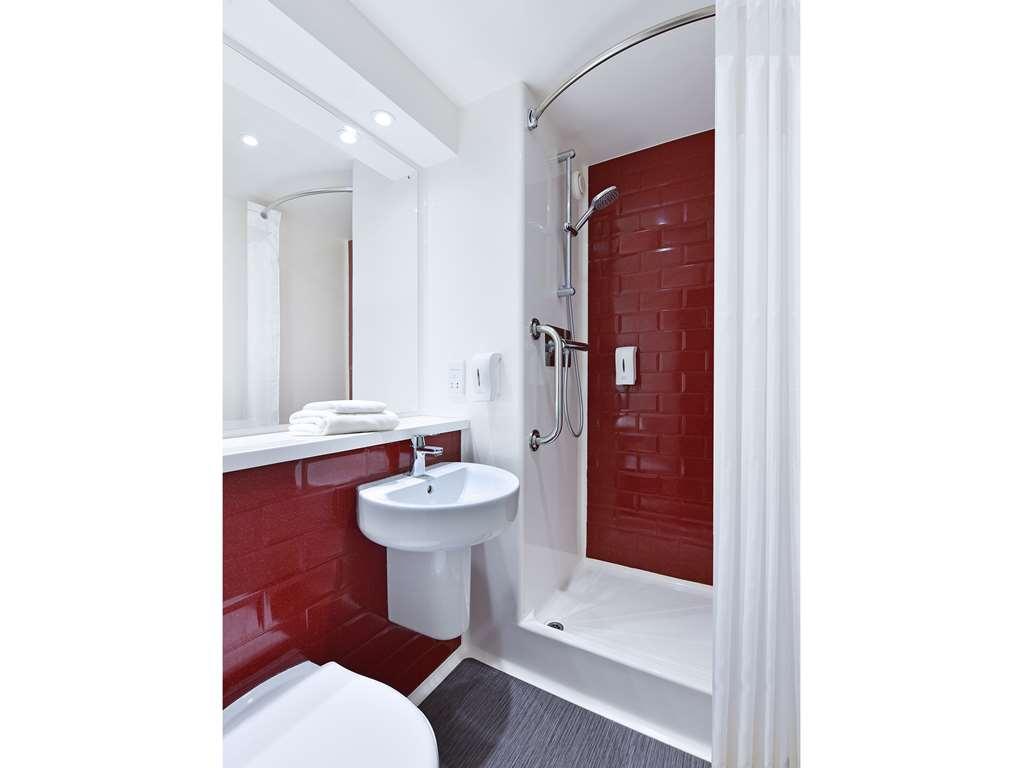 Travelodge Northwich Lostock Gralam Kamer foto